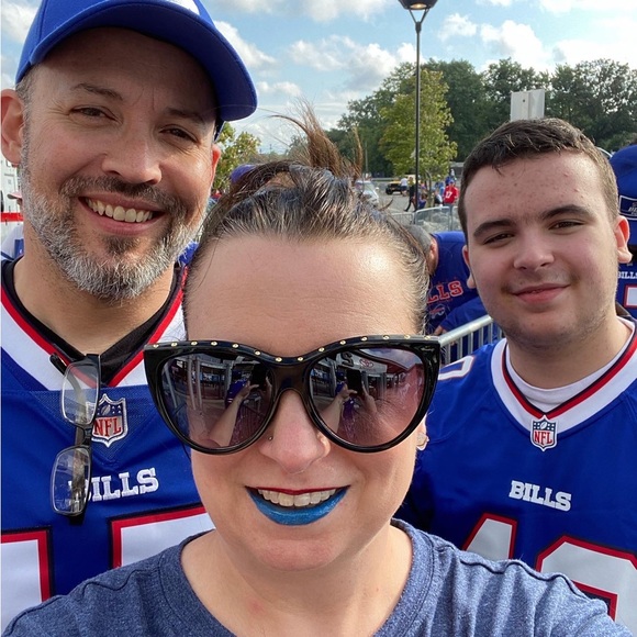 Meet your Posher, Heather - Picture 3 of 5